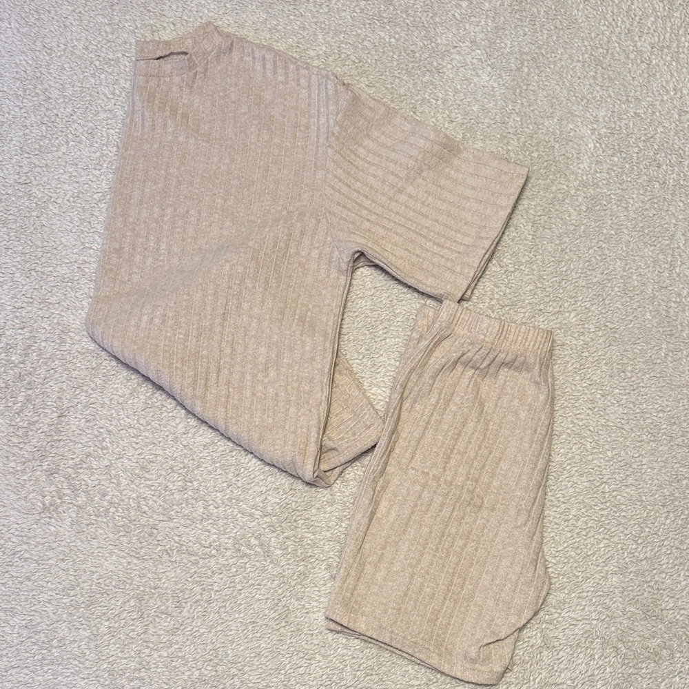 🖤 SHEIN Beige Ribbed Lounge Set – Women’s Size Small